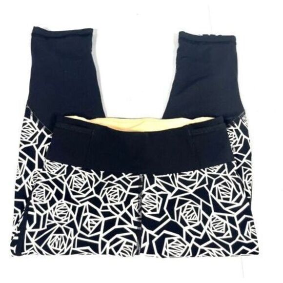 Lululemon Real Quick Crop Pants Full On Luxtreme POSEY Black White Women Size 4 - Picture 5 of 6